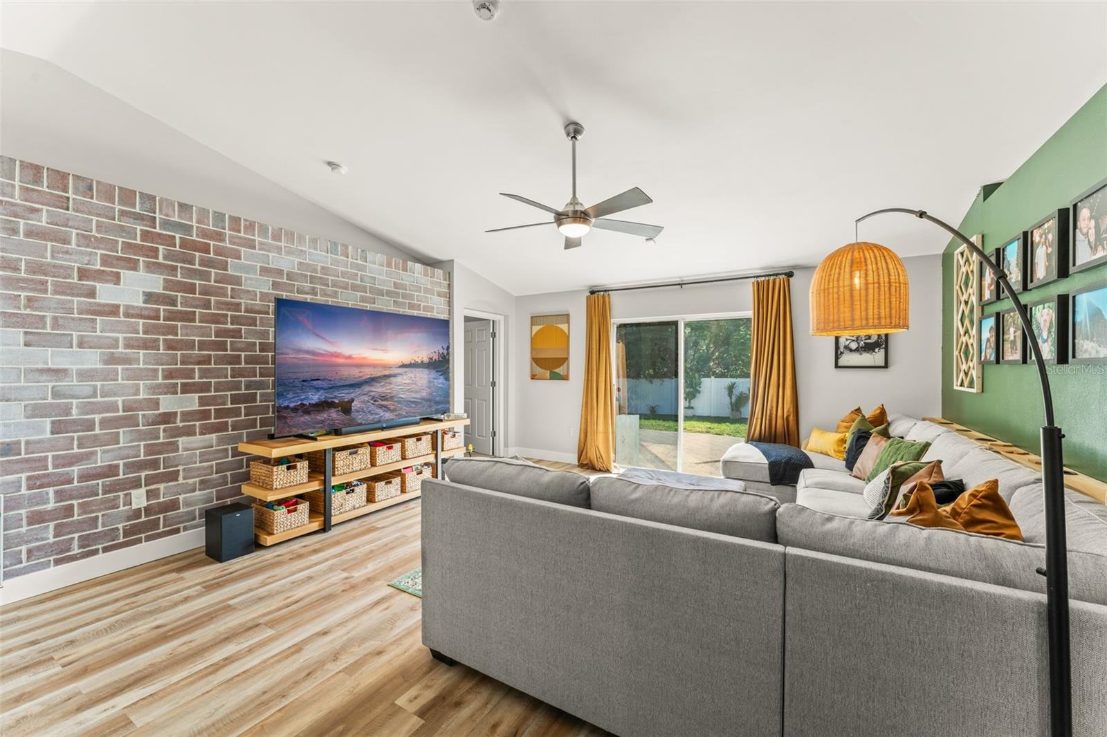 3270 COURTLAND BLVD, DELTONA, FL, 32738