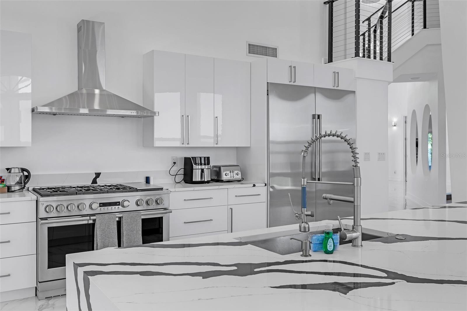 TB8387919 Property Photo