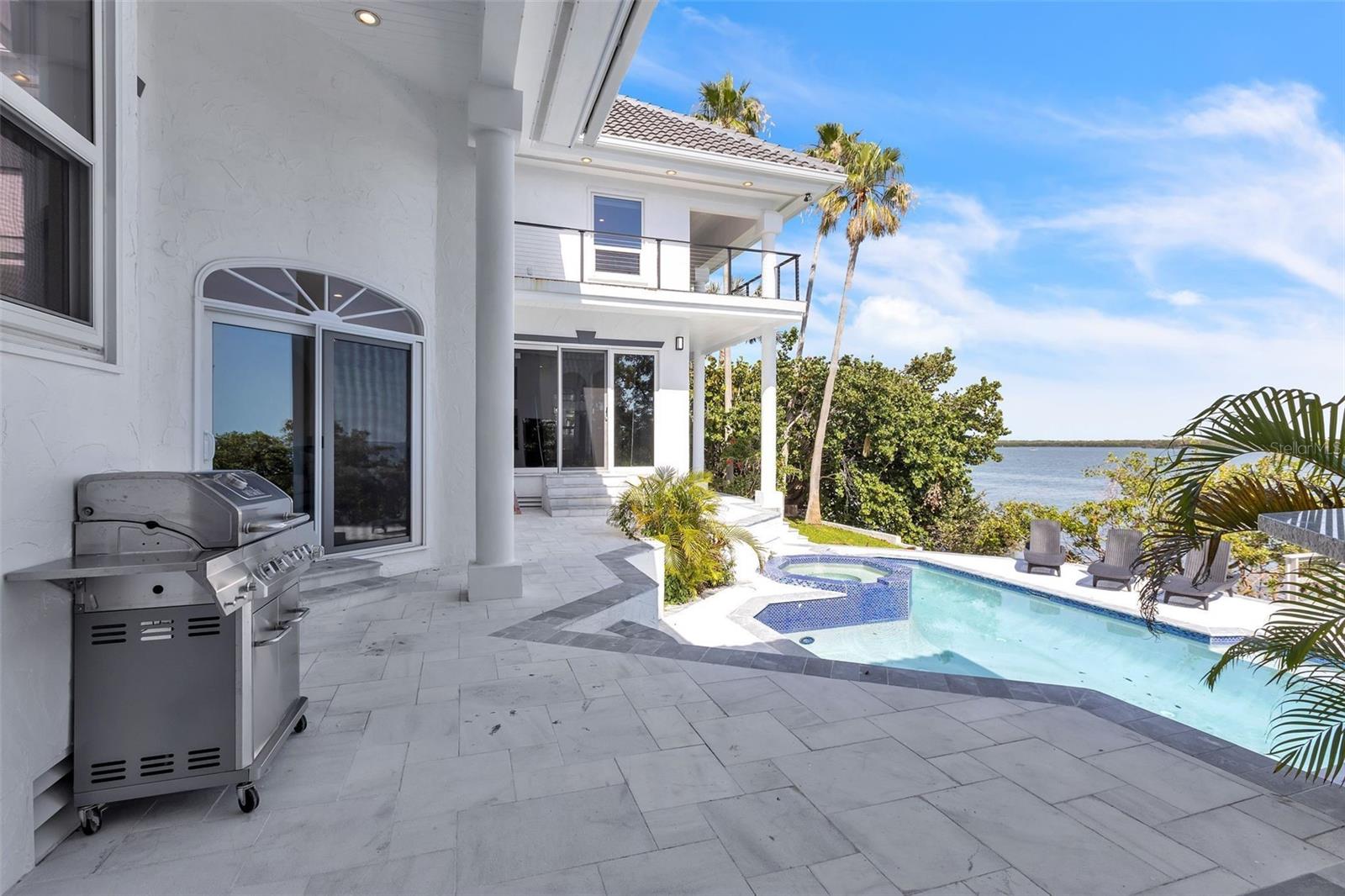 TB8387919 Property Photo