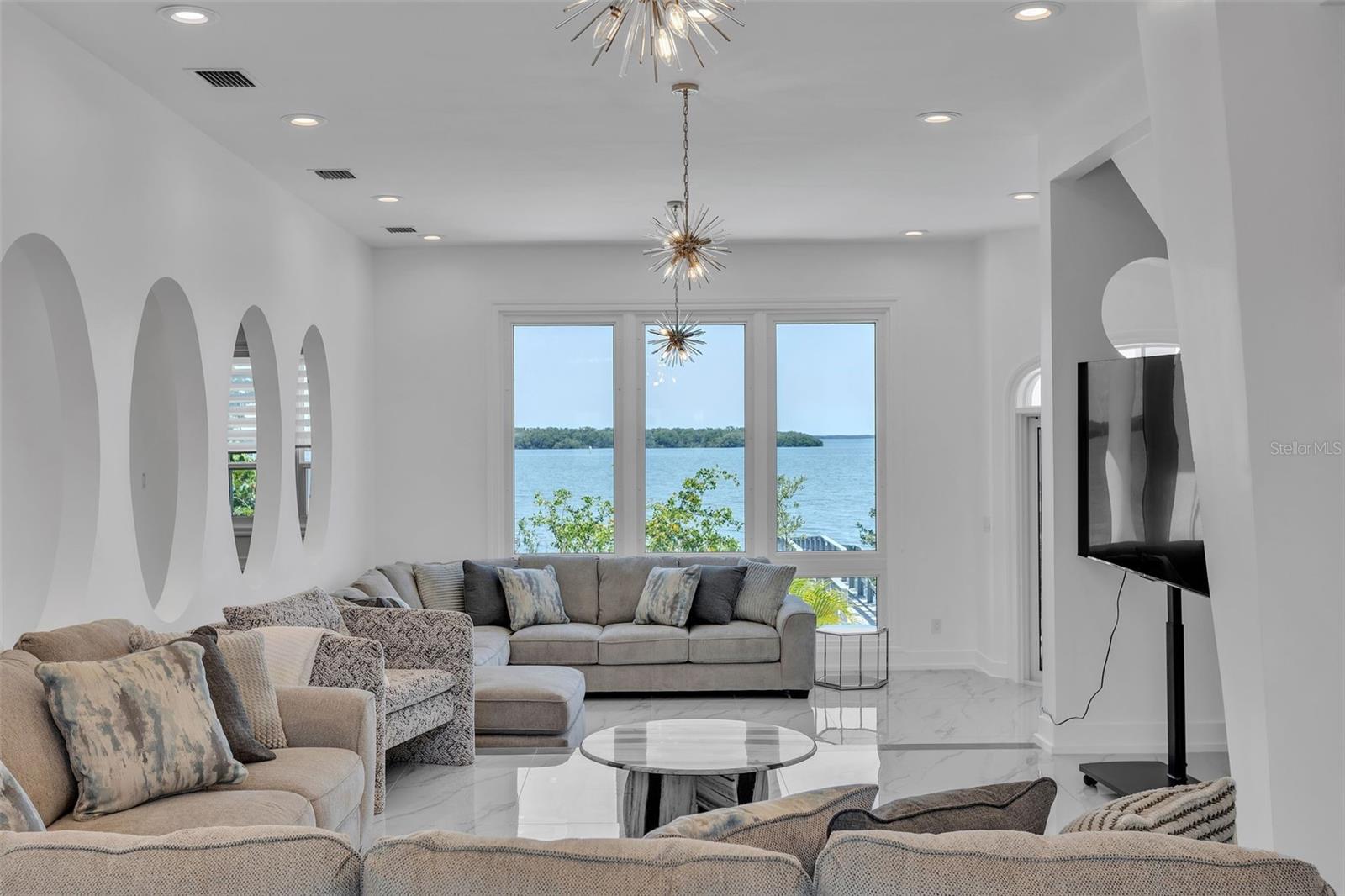 TB8387919 Property Photo