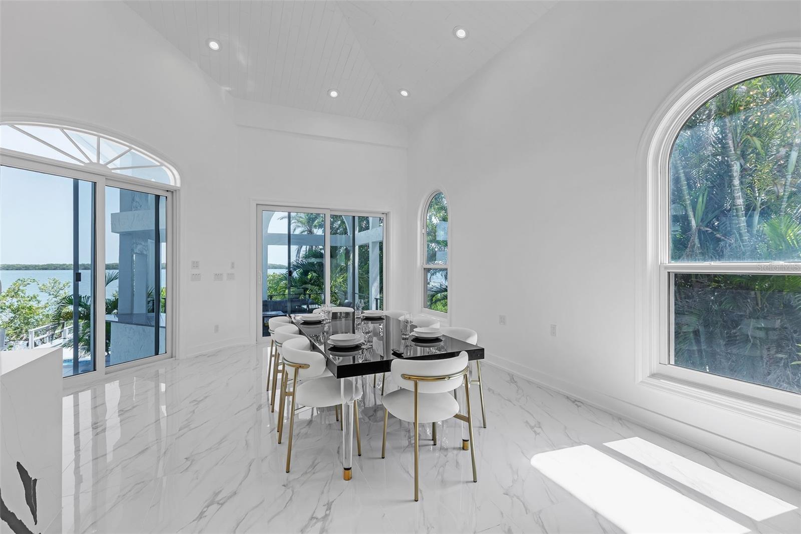 TB8387919 Property Photo