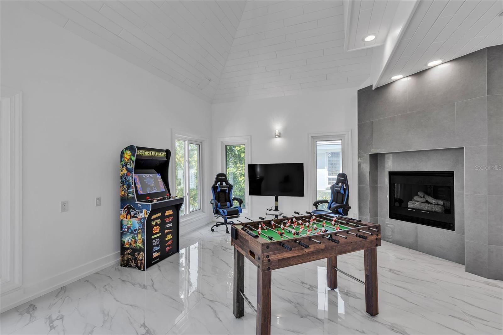 TB8387919 Property Photo