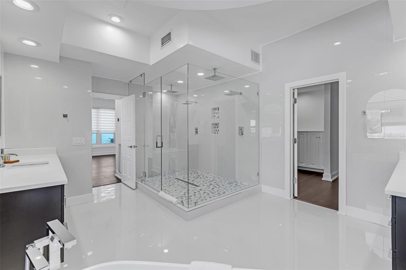 TB8387919 Property Photo