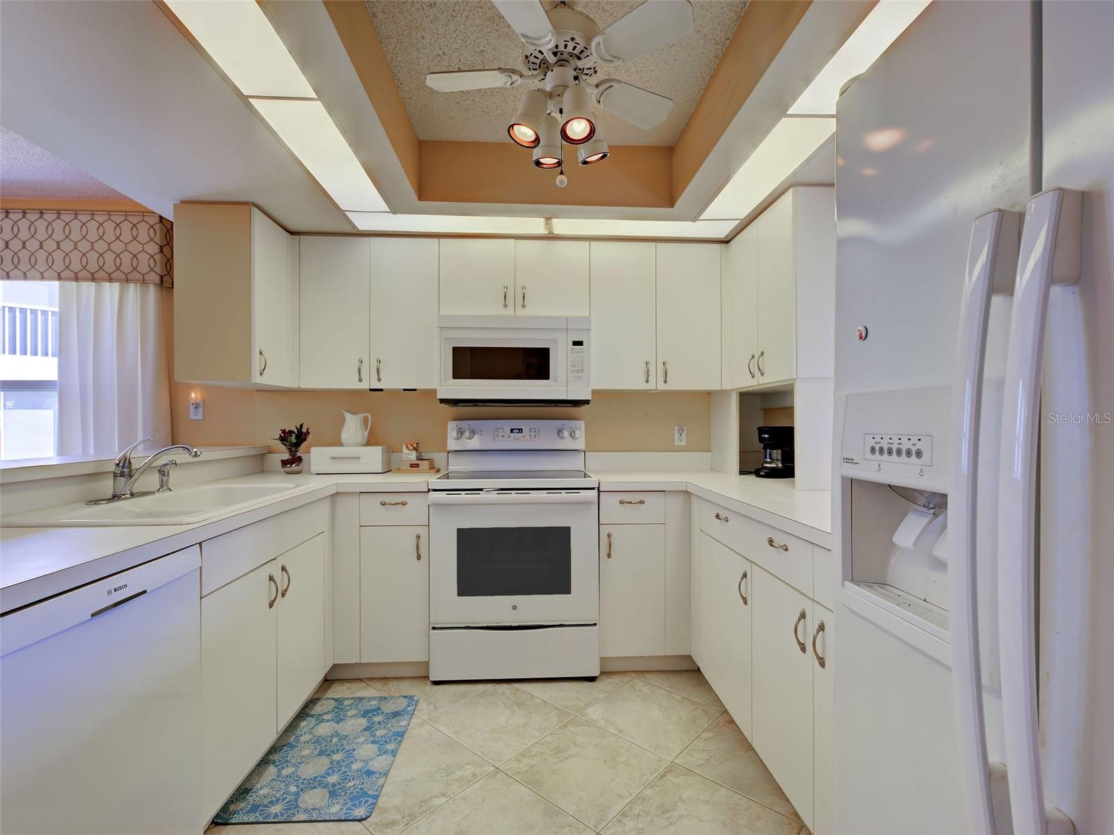 821 WATERSIDE DR #106, VENICE, FL, 34285