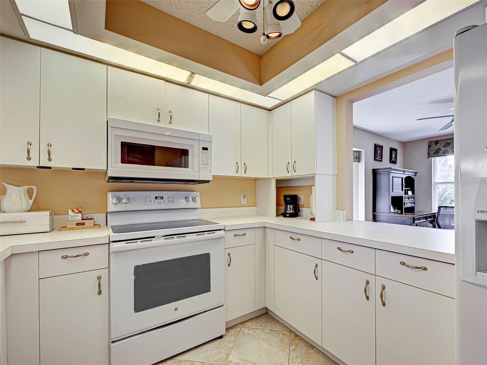 821 WATERSIDE DR #106, VENICE, FL, 34285