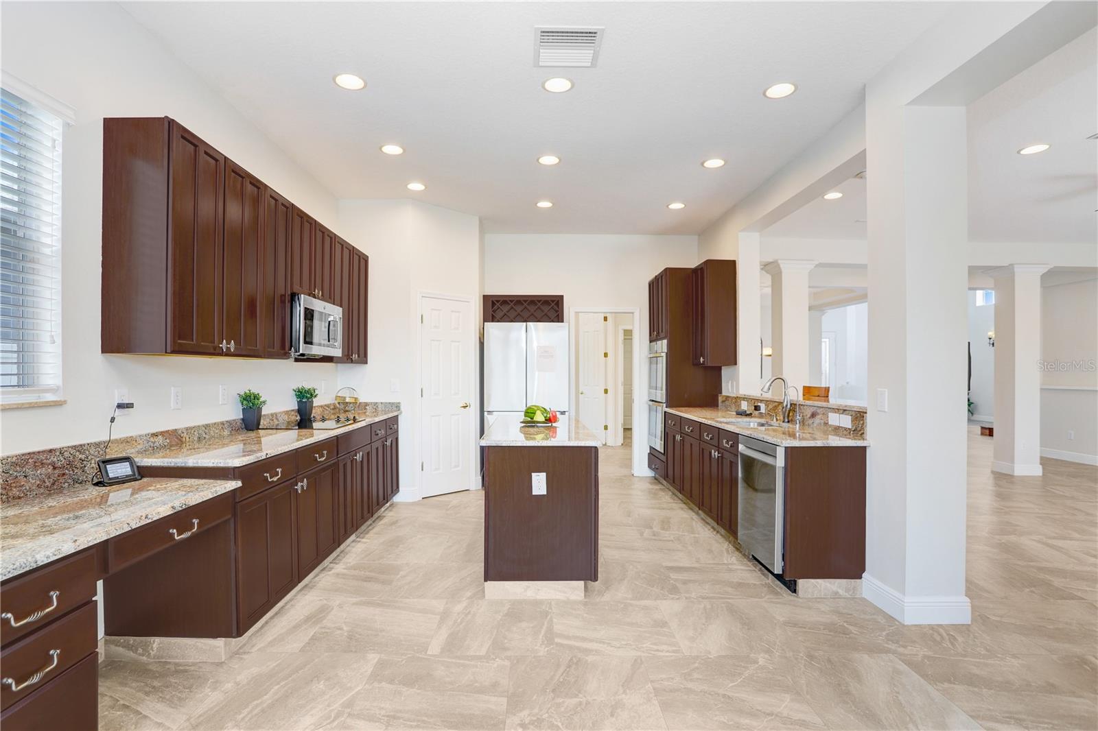 23325 ABERCORN LN, LAND O LAKES, FL, 34639