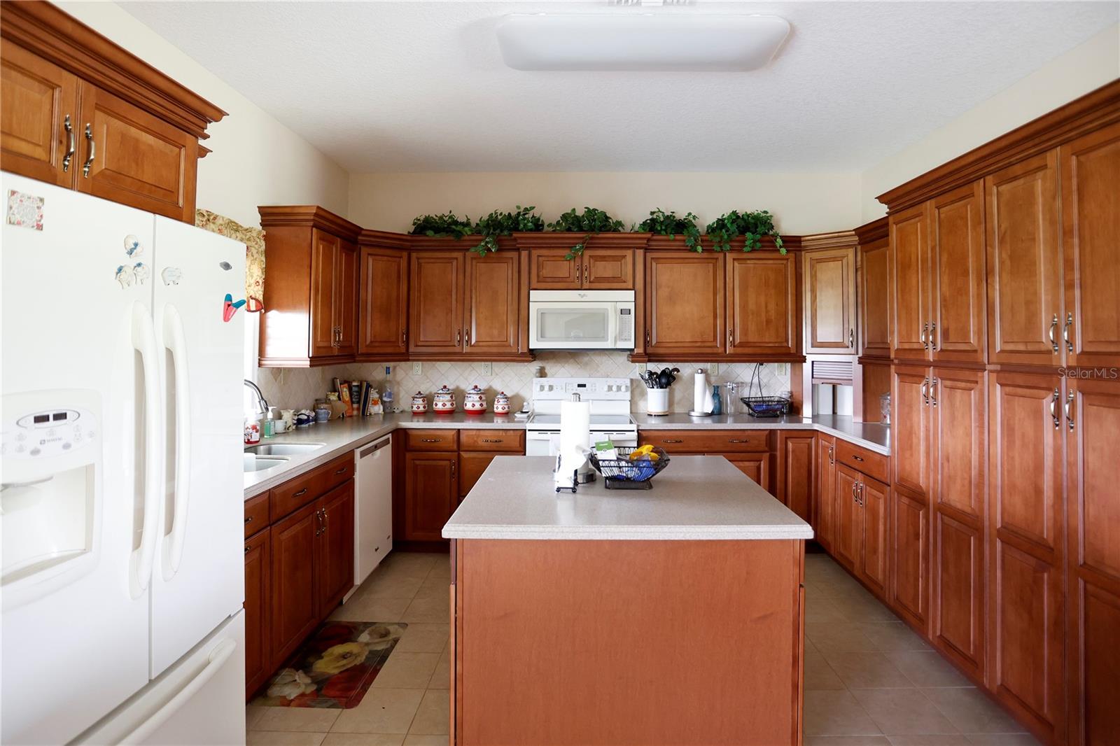 TB8388007 Property Photo