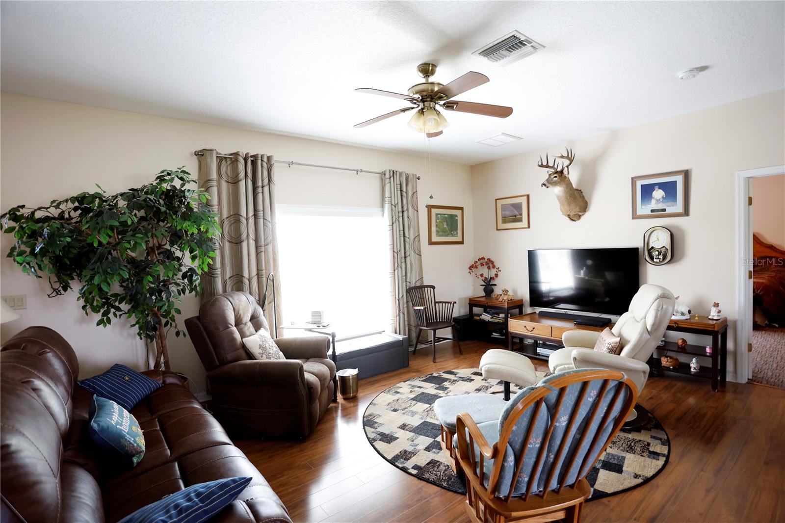 TB8388007 Property Photo