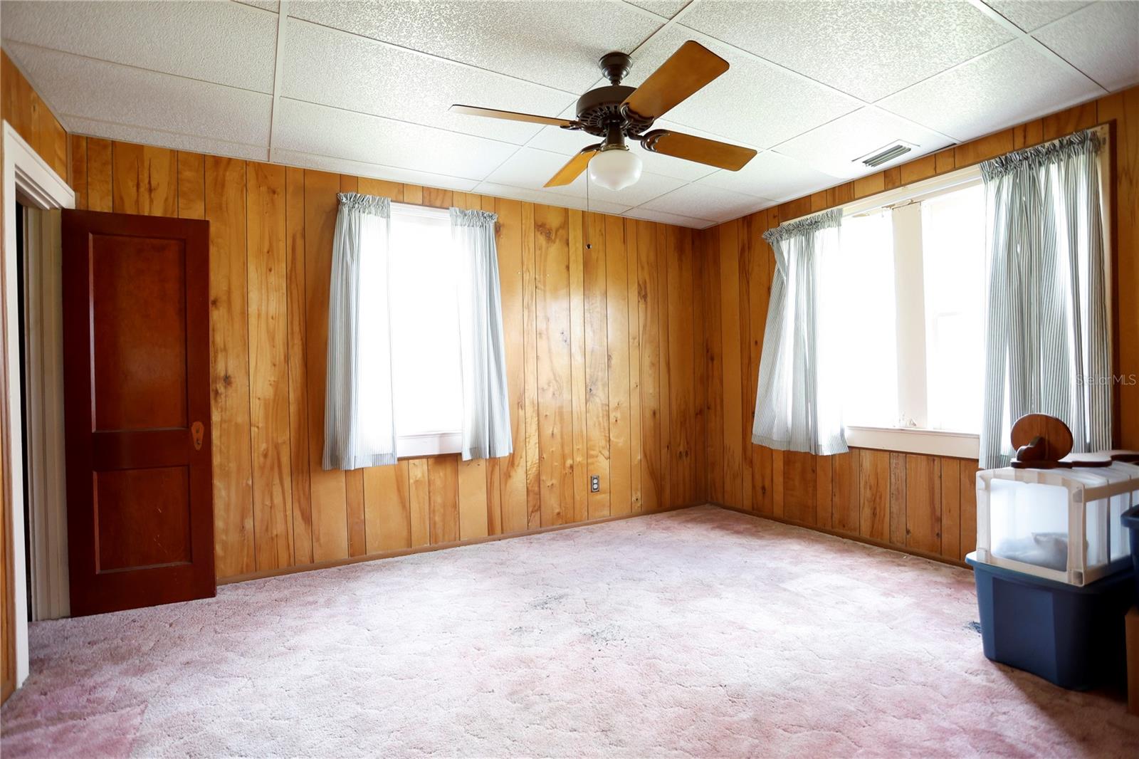 TB8388007 Property Photo