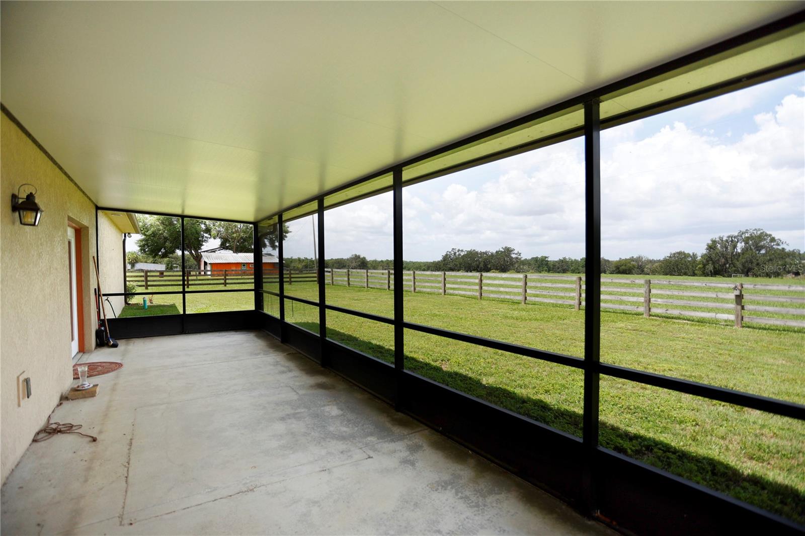 TB8388007 Property Photo