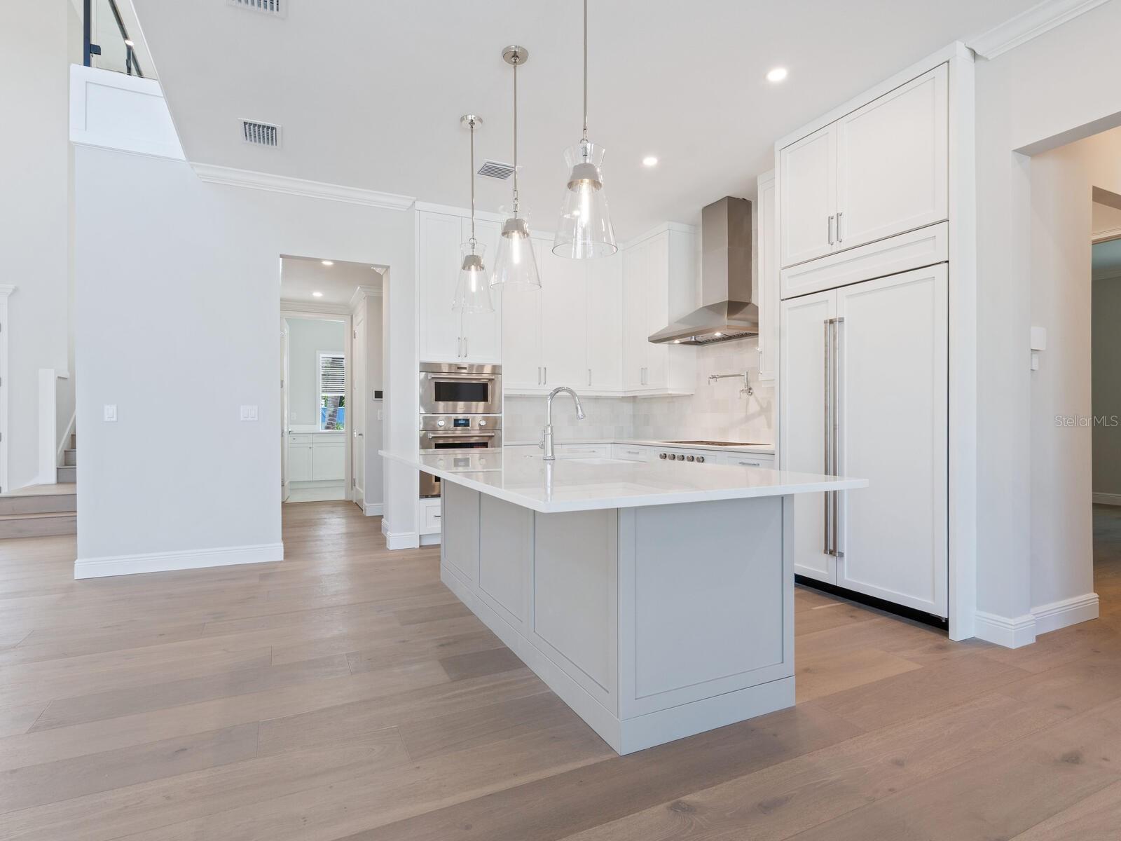 A4653243 Property Photo