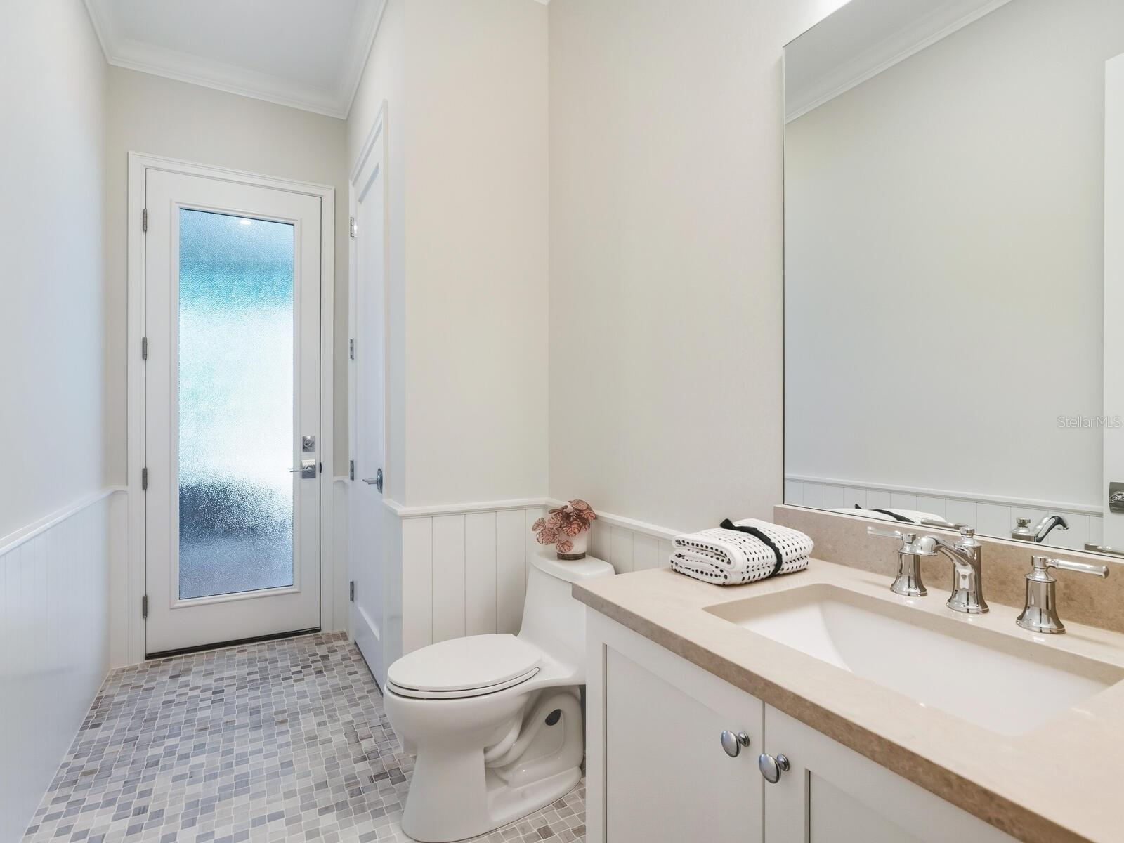 A4653243 Property Photo