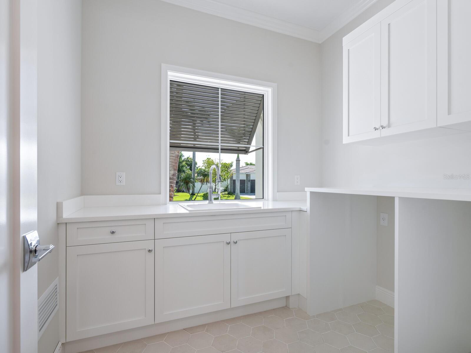 A4653243 Property Photo