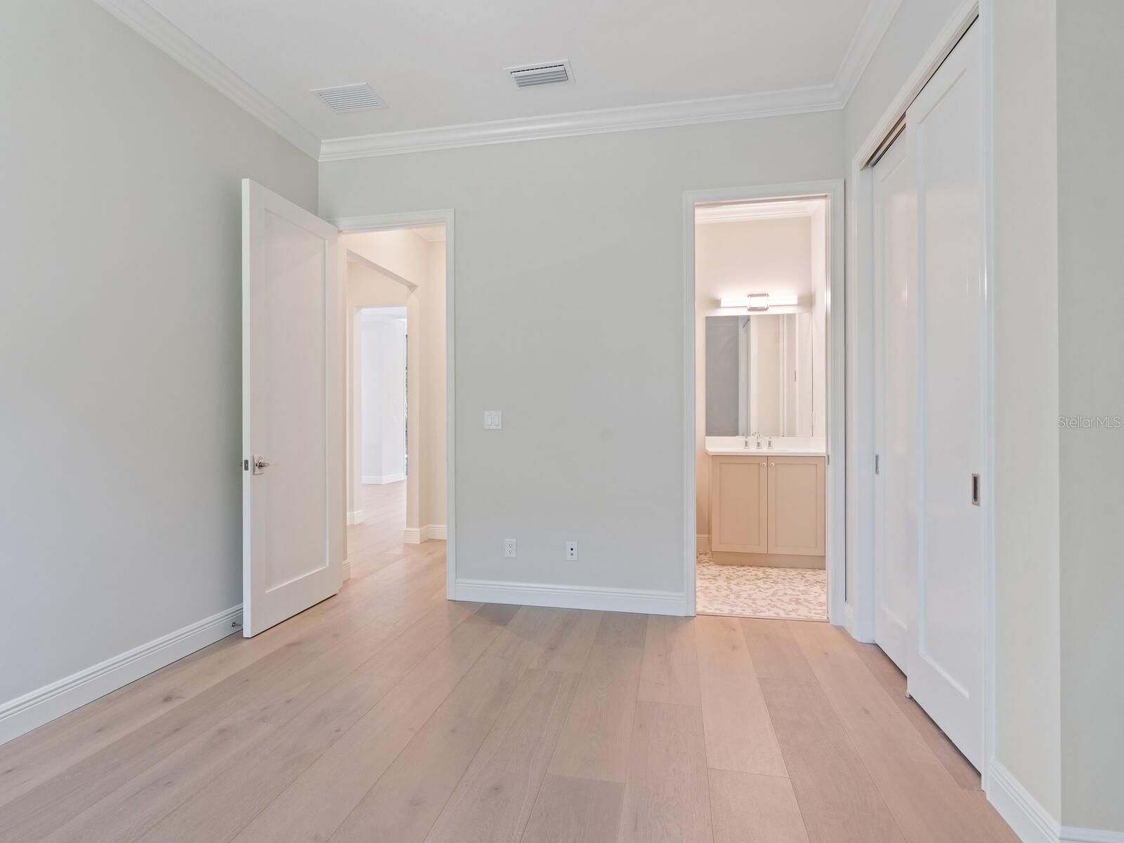 A4653243 Property Photo