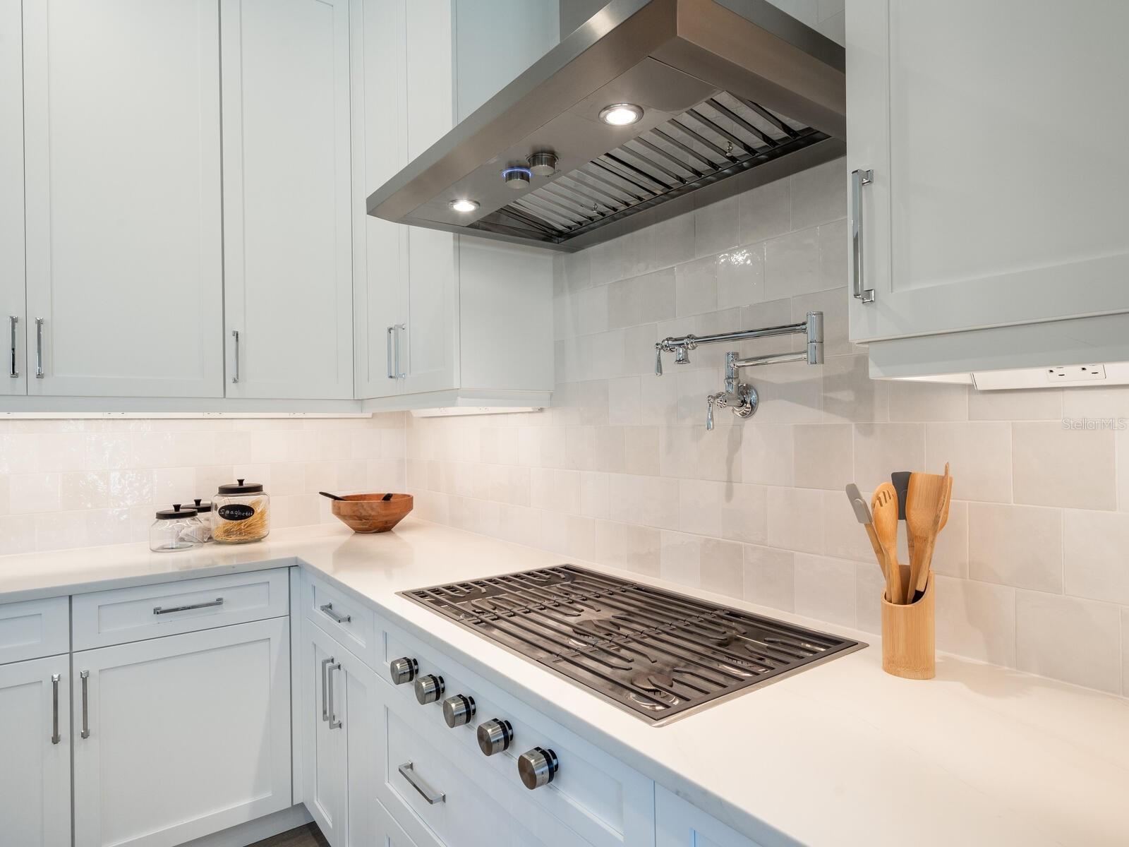 A4653243 Property Photo