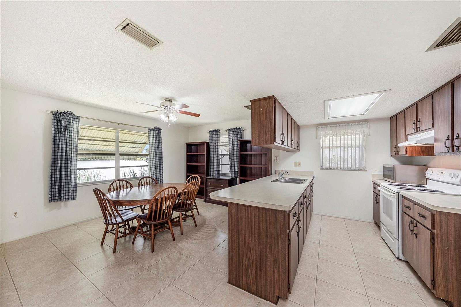 6520 MEADOWBROOK LN, NEW PORT RICHEY, FL, 34653