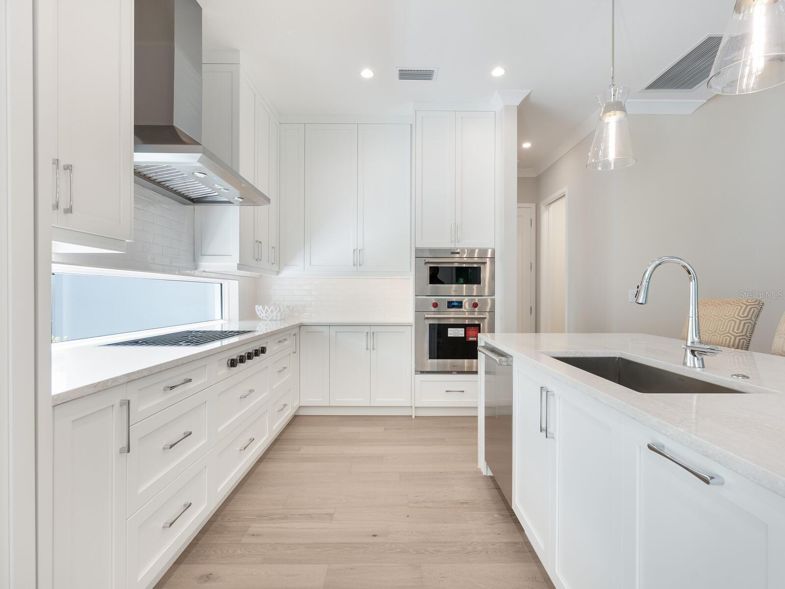 A4653272 Property Photo