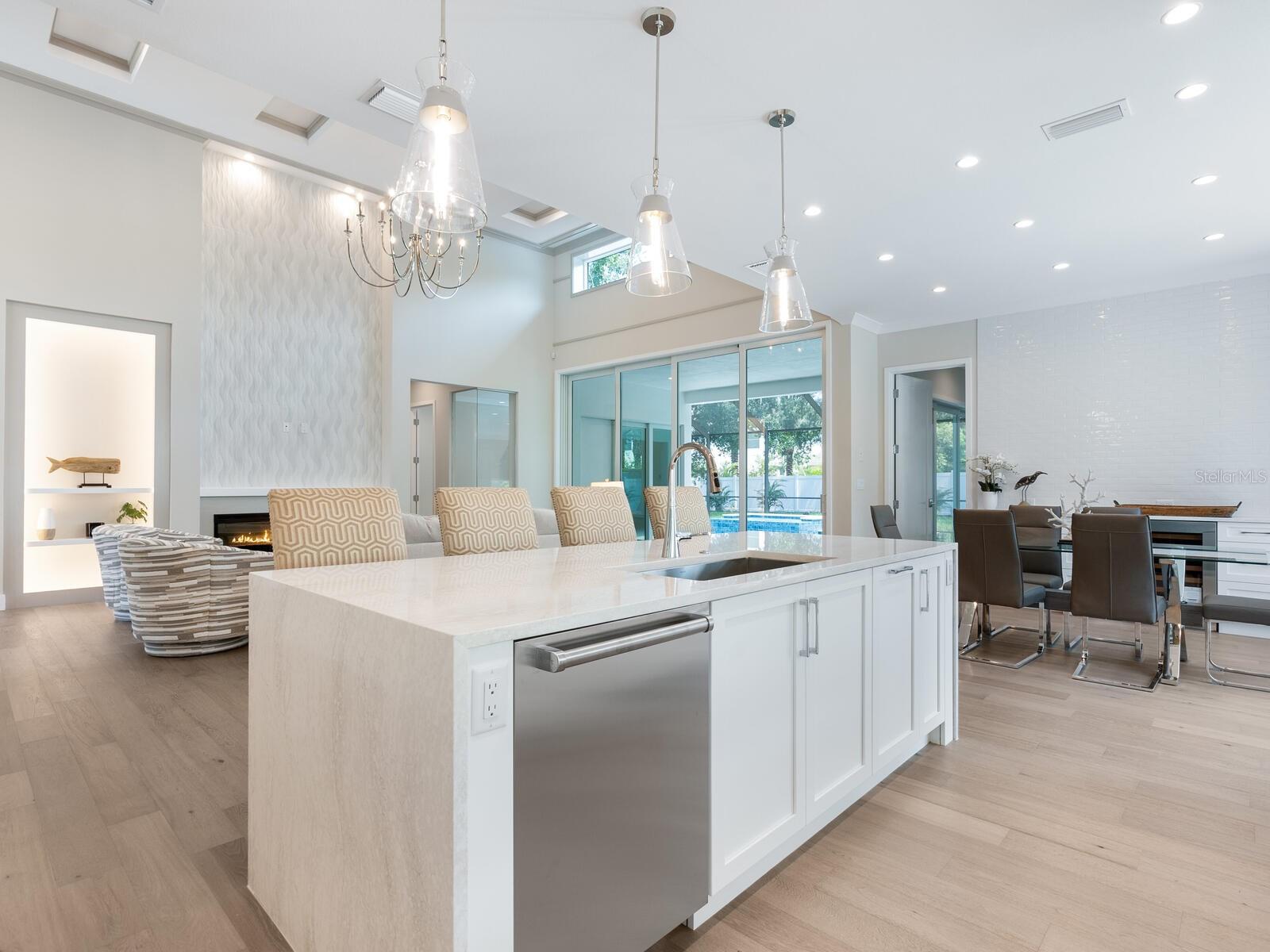 A4653272 Property Photo
