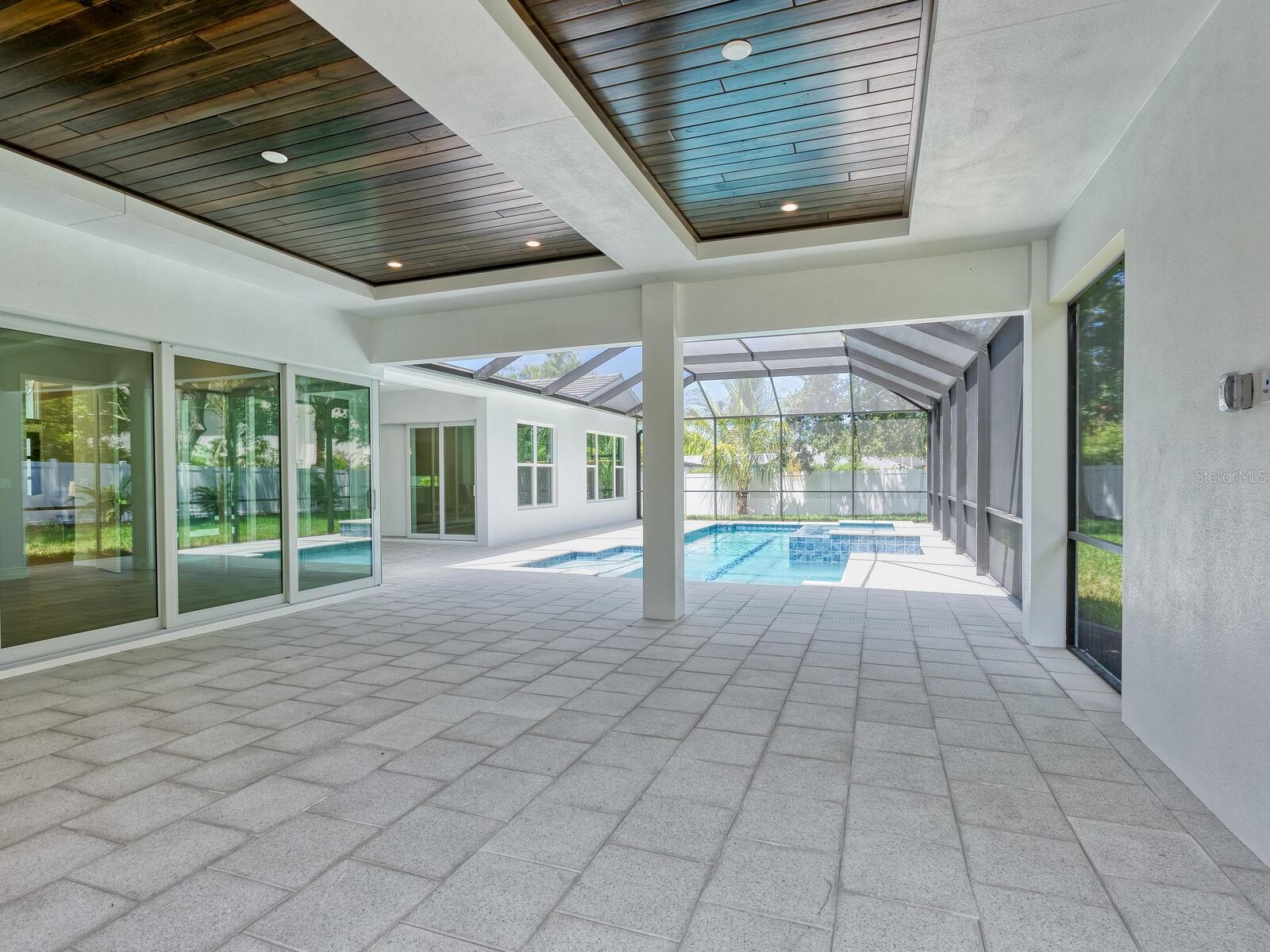 A4653272 Property Photo