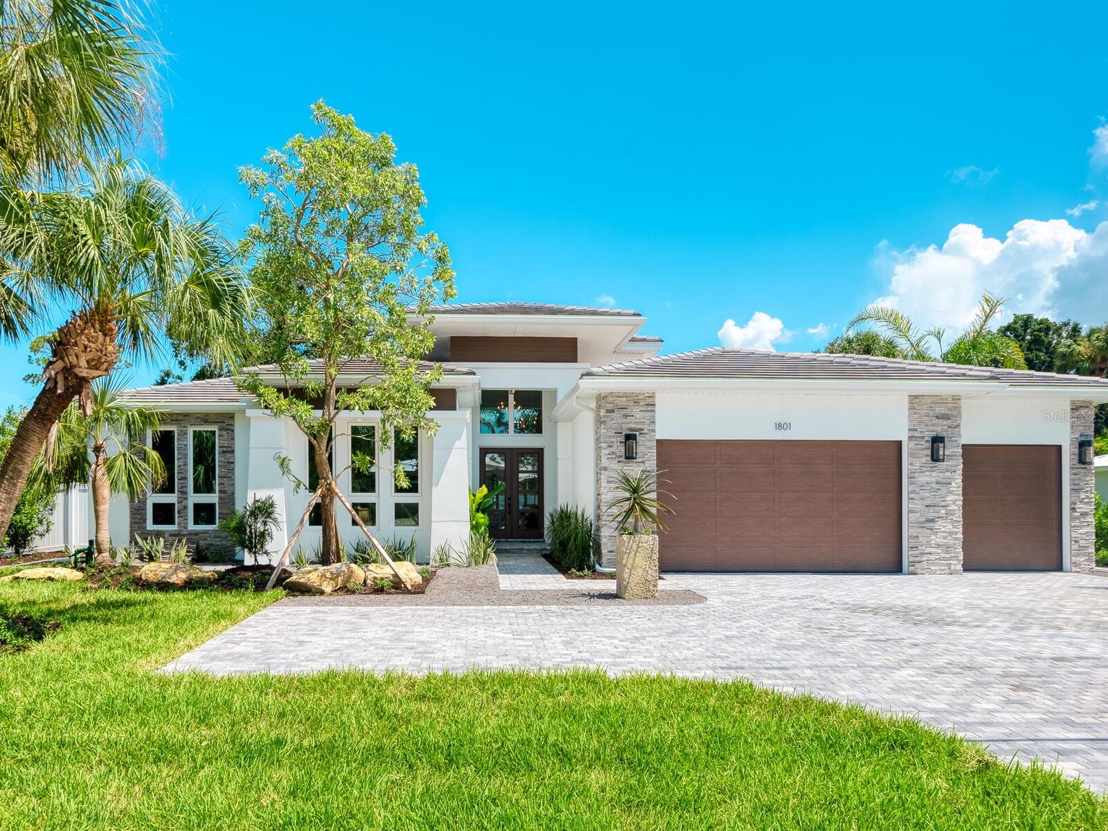 A4653272 Property Photo