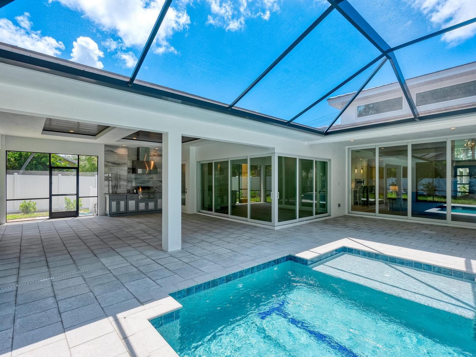 A4653272 Property Photo