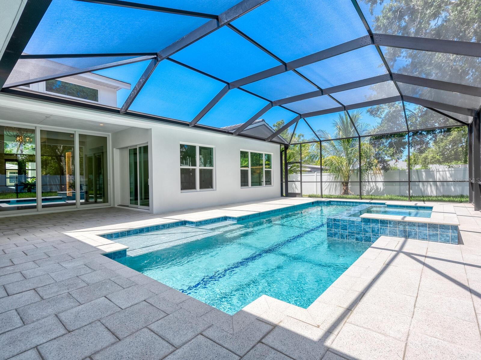 A4653272 Property Photo