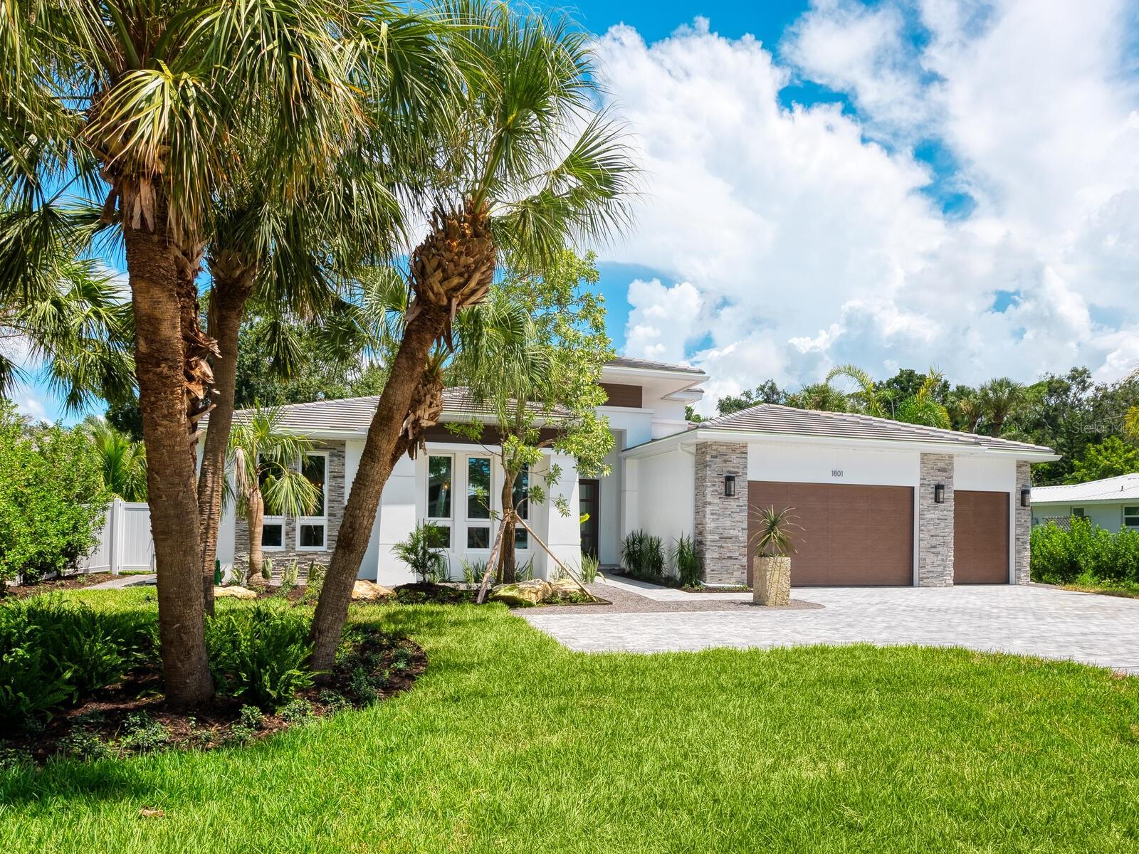 A4653272 Property Photo