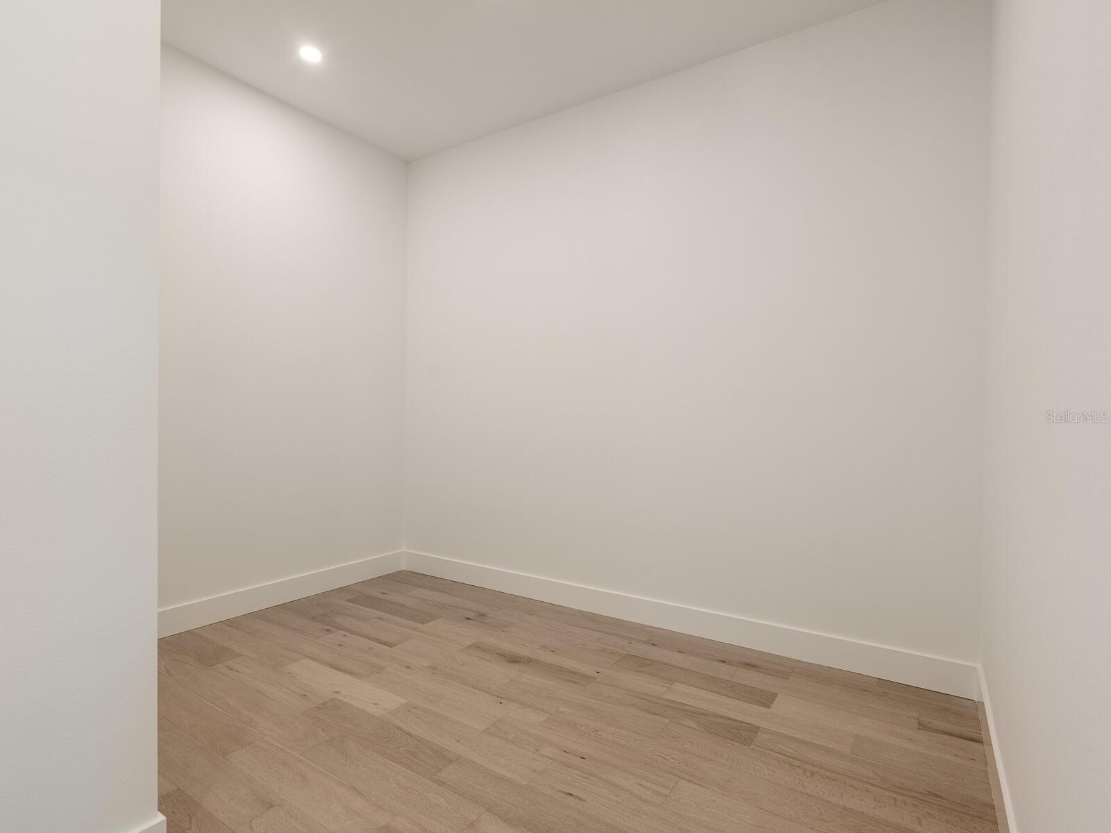 A4653272 Property Photo