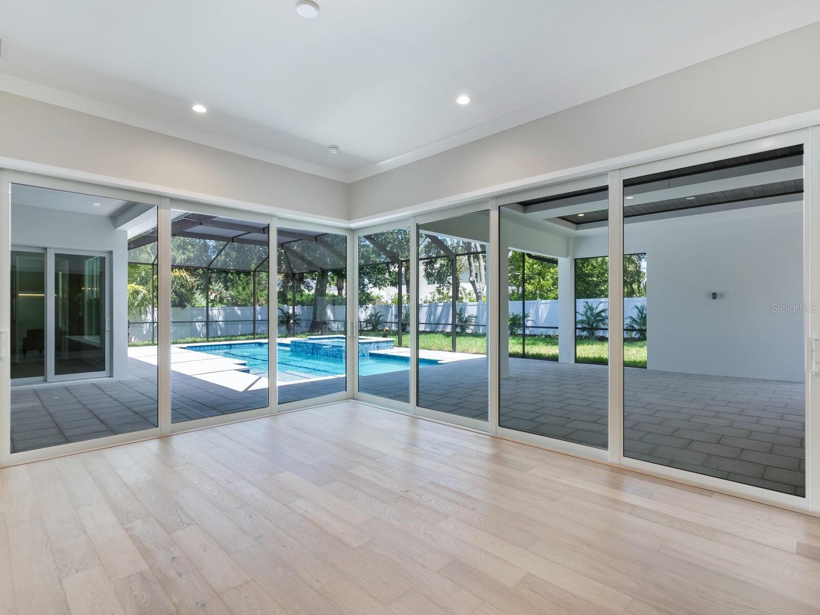 A4653272 Property Photo