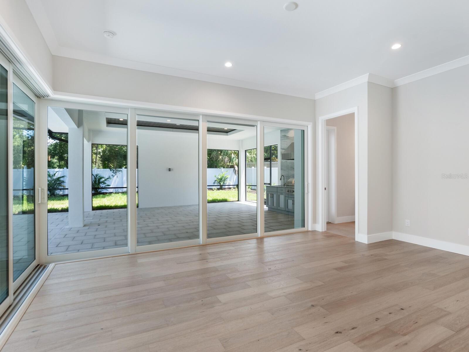 A4653272 Property Photo