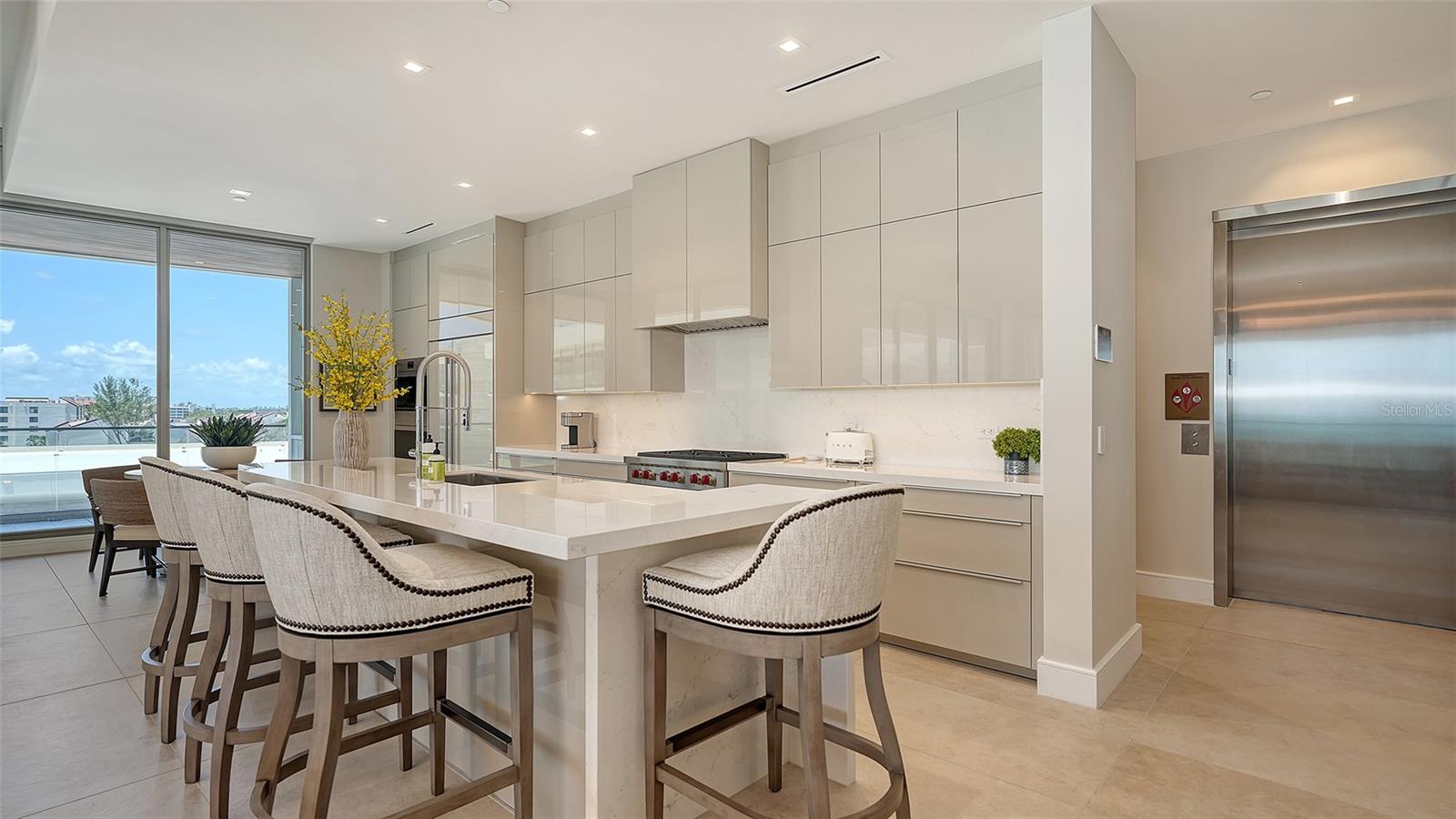 A4653277 Property Photo