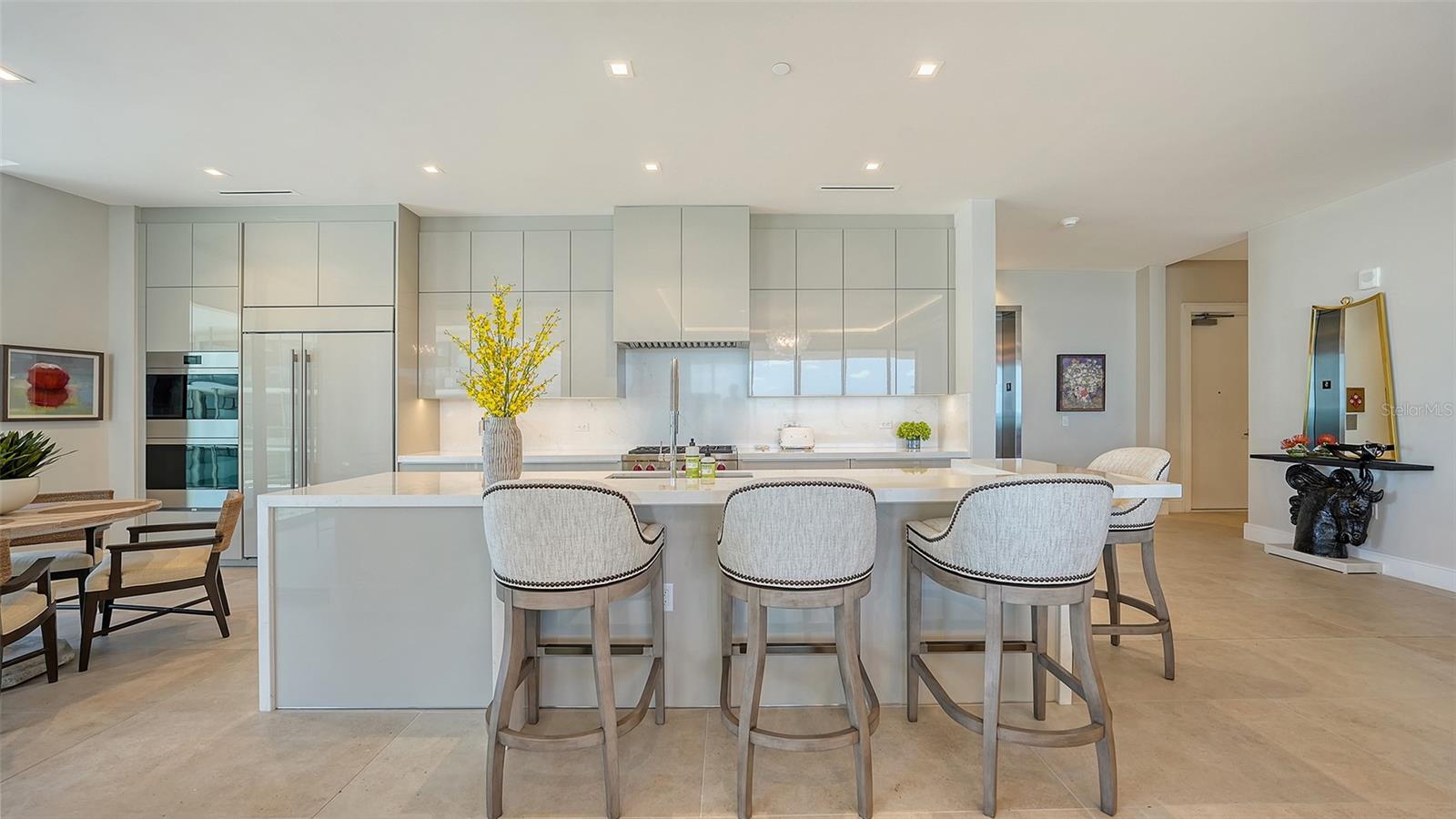 A4653277 Property Photo