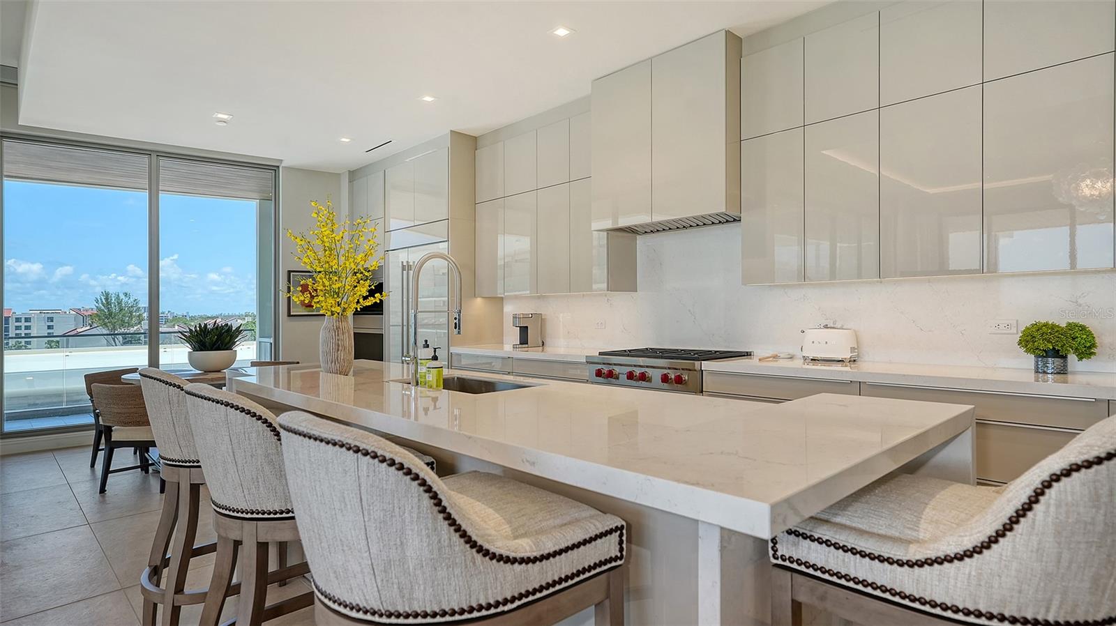 A4653277 Property Photo