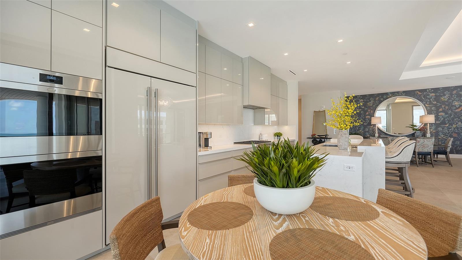 A4653277 Property Photo