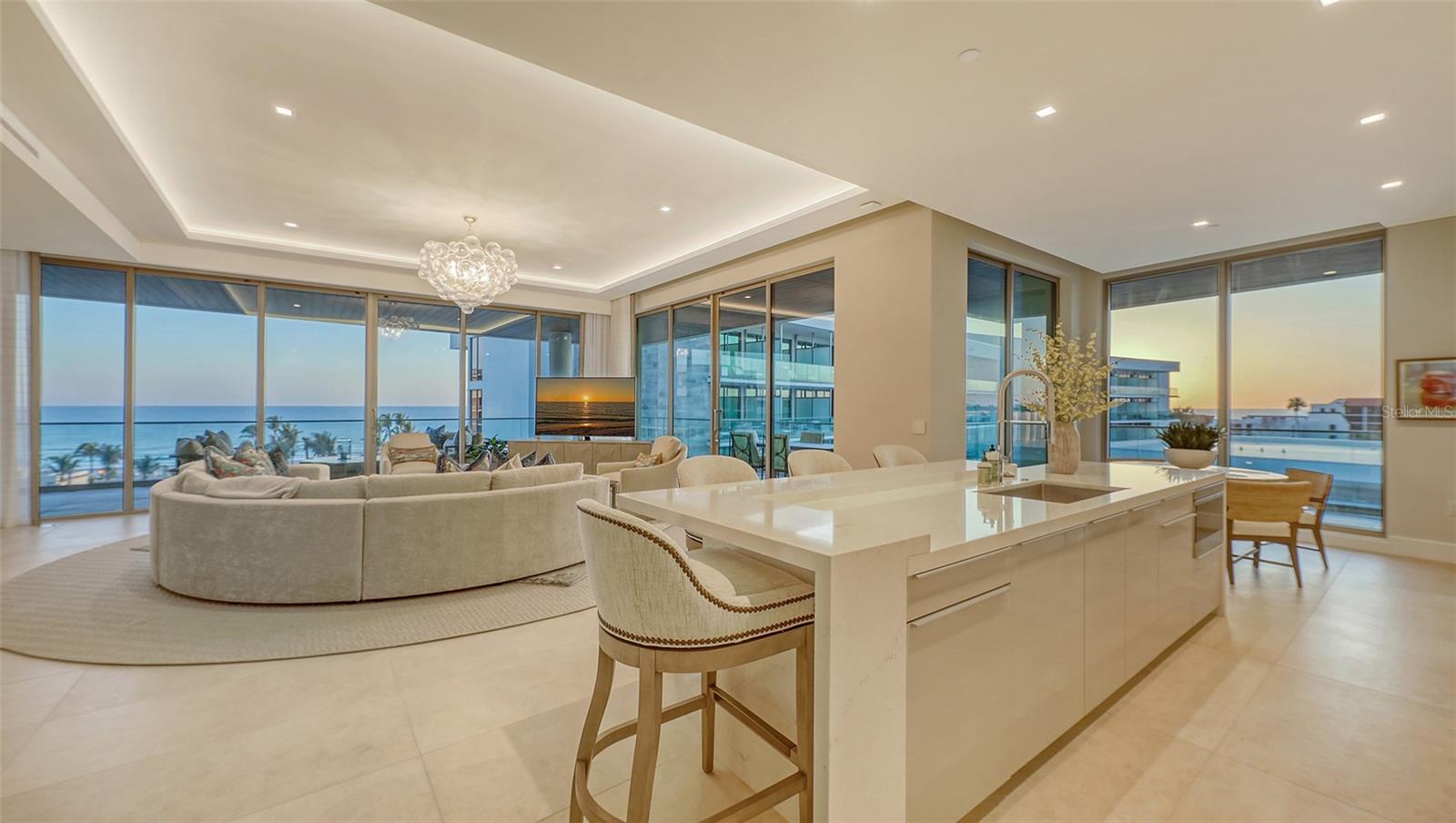 A4653277 Property Photo
