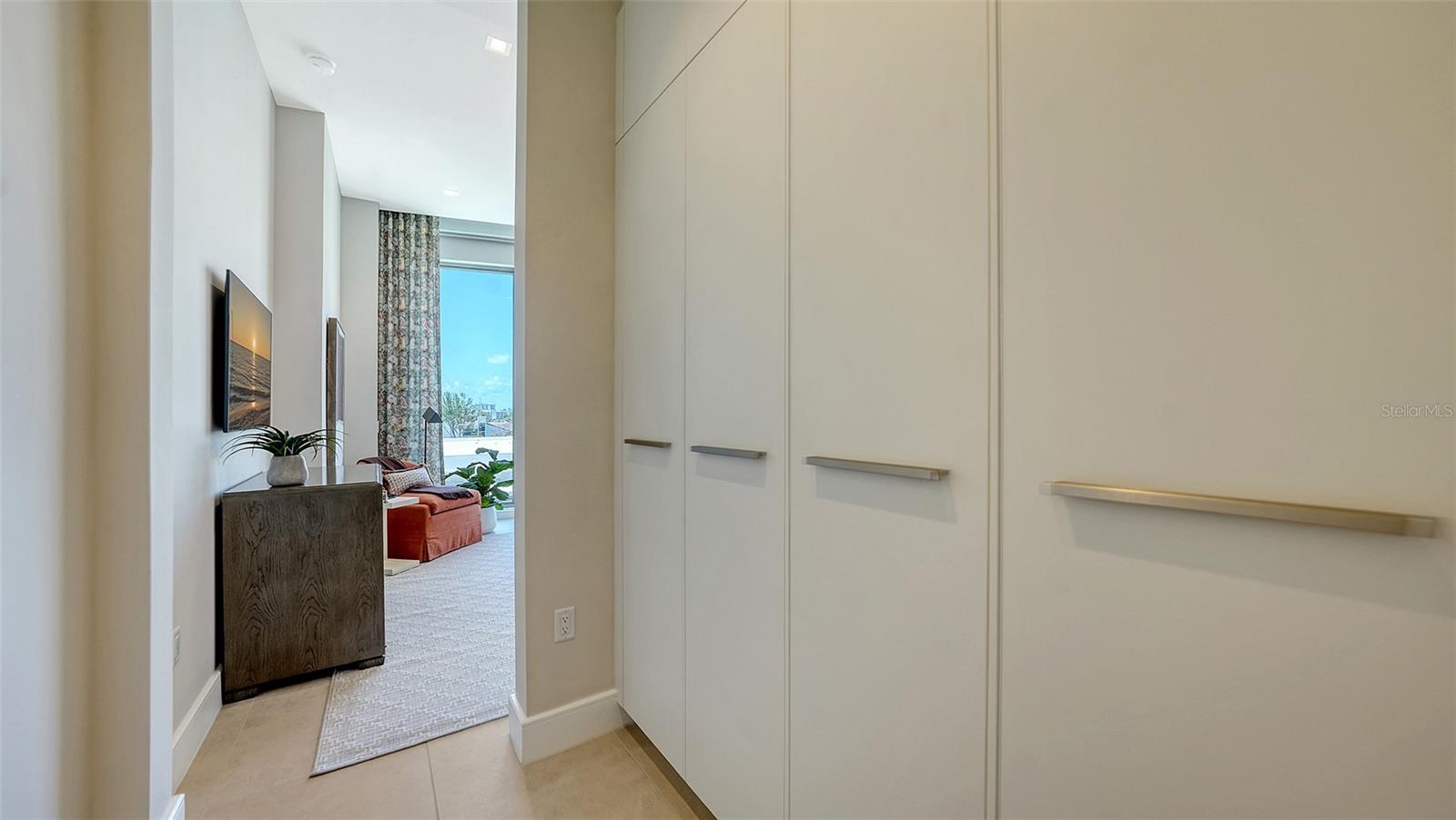 A4653277 Property Photo