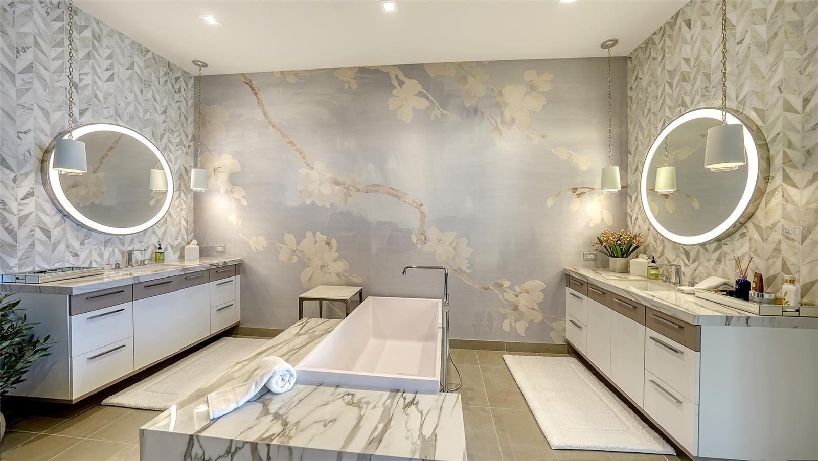 A4653277 Property Photo
