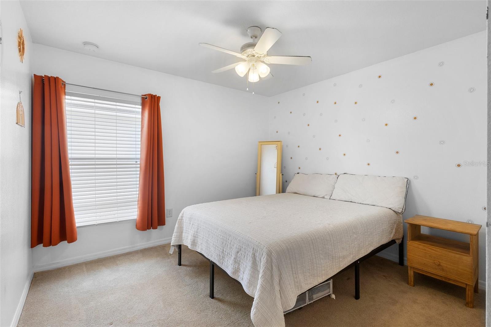 700 SPRING CAVERN AVE, ORANGE CITY, FL, 32763