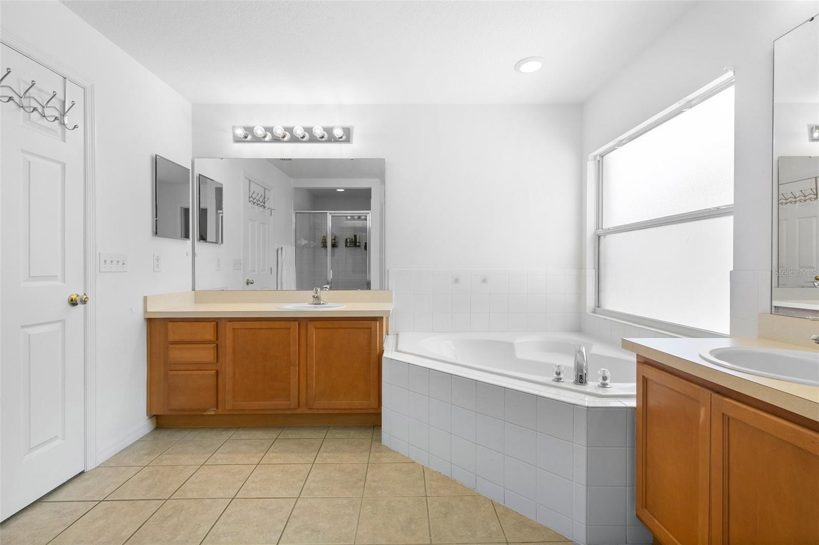 700 SPRING CAVERN AVE, ORANGE CITY, FL, 32763