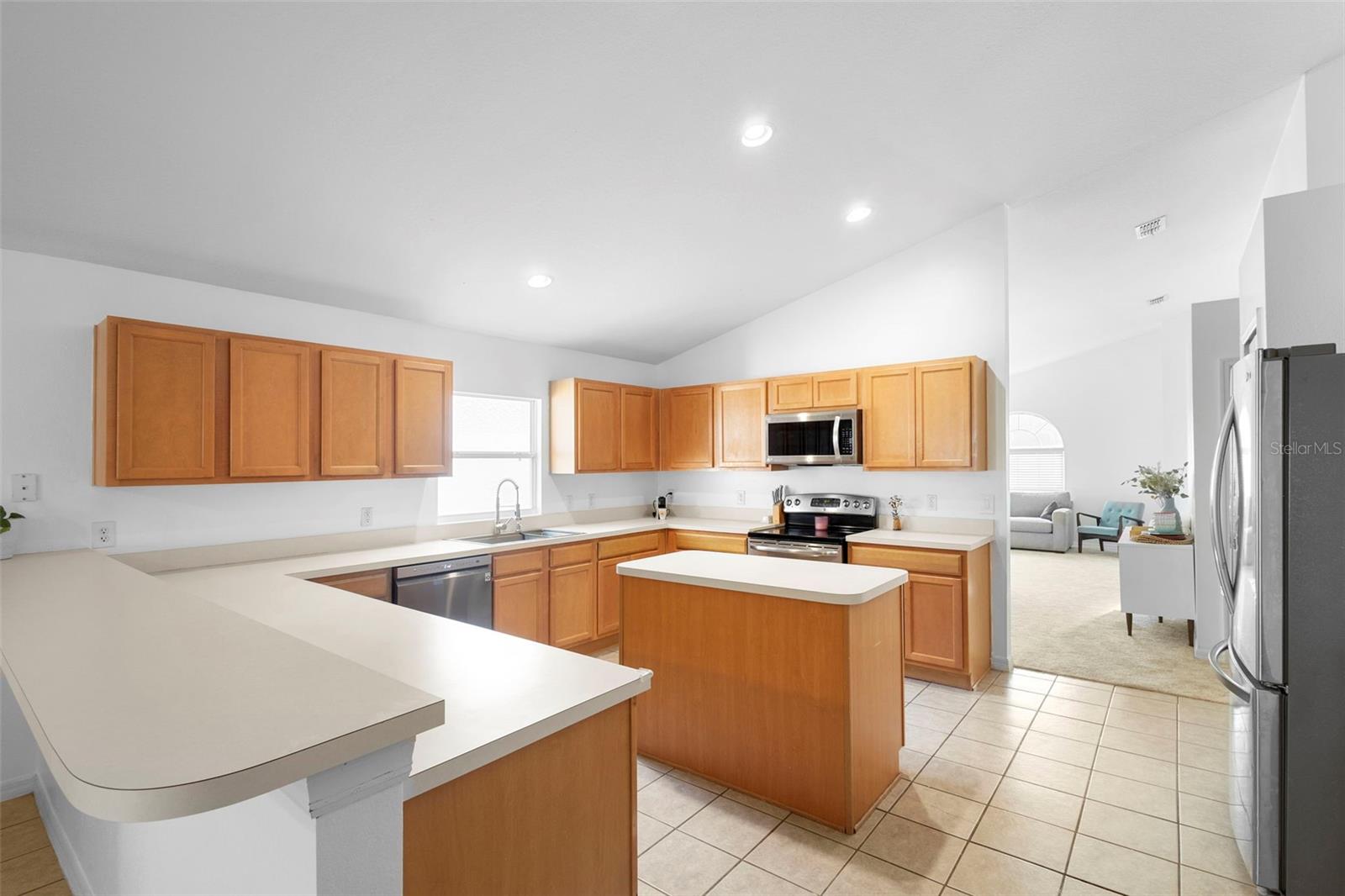 700 SPRING CAVERN AVE, ORANGE CITY, FL, 32763