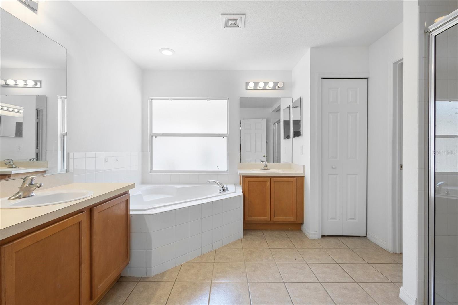 700 SPRING CAVERN AVE, ORANGE CITY, FL, 32763