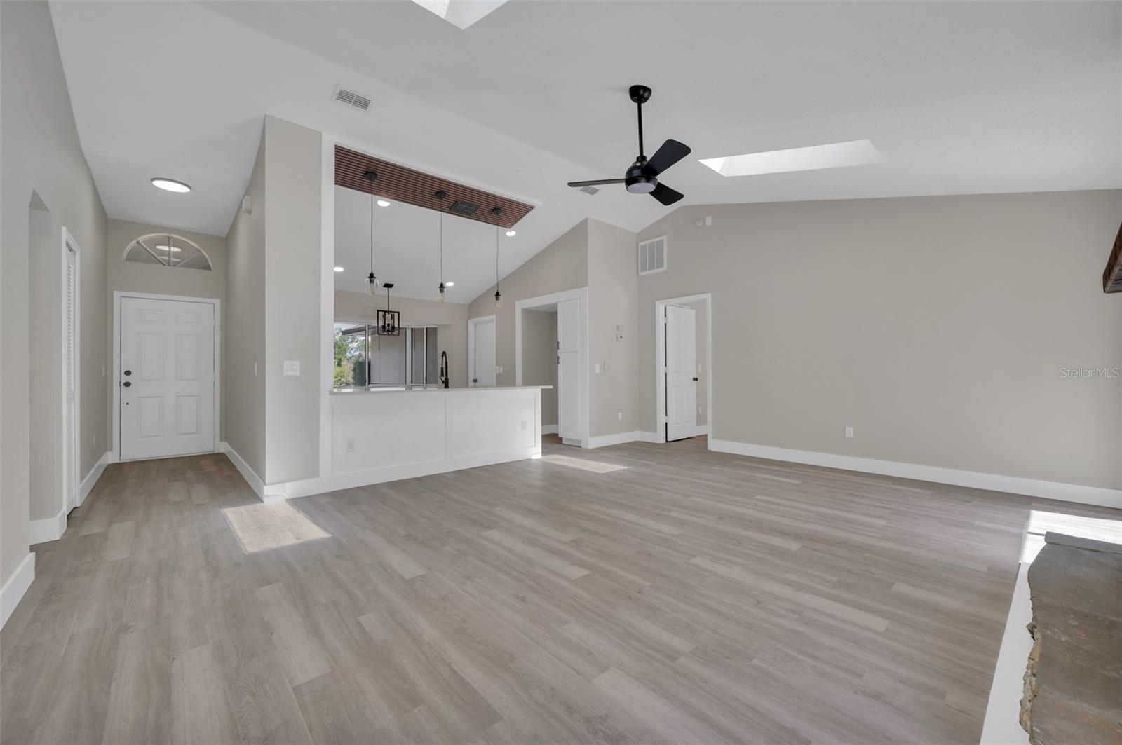 1617 HALLCREST DR, DELTONA, FL, 32725