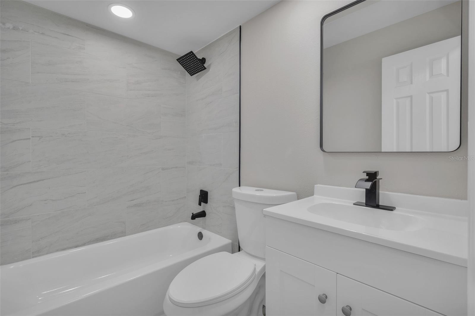 1617 HALLCREST DR, DELTONA, FL, 32725