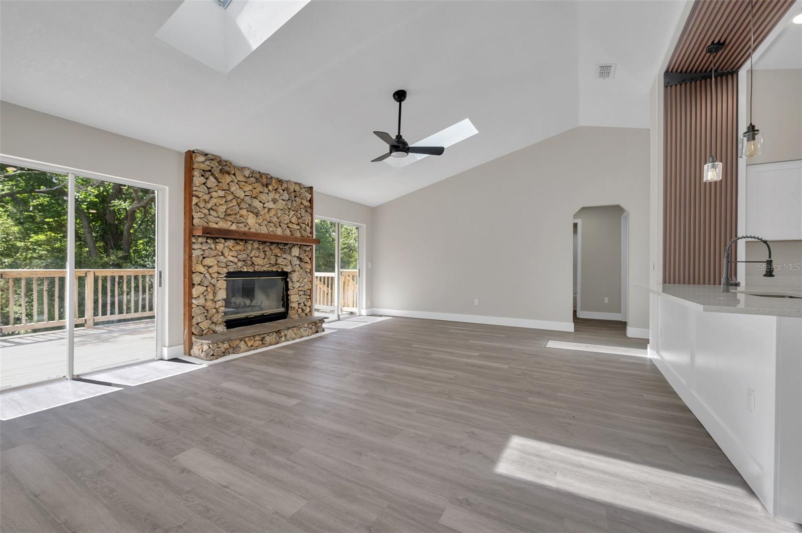 1617 HALLCREST DR, DELTONA, FL, 32725