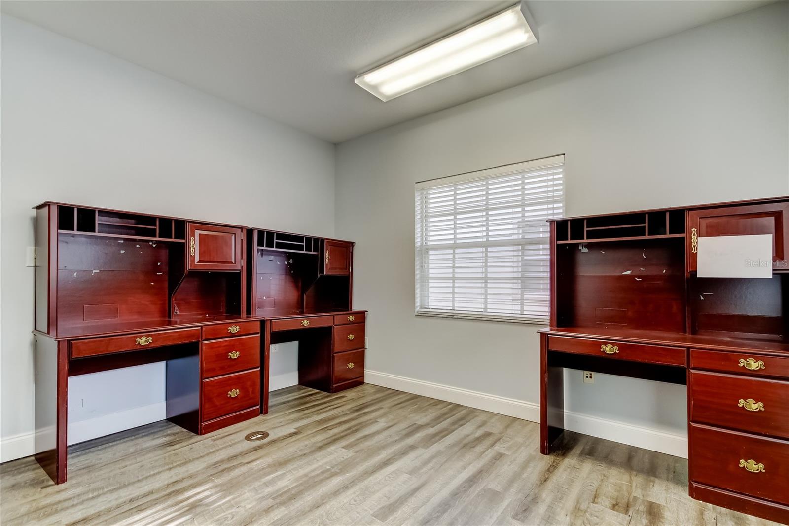 130 E BLOOMINGDALE AVE, BRANDON, FL, 33511