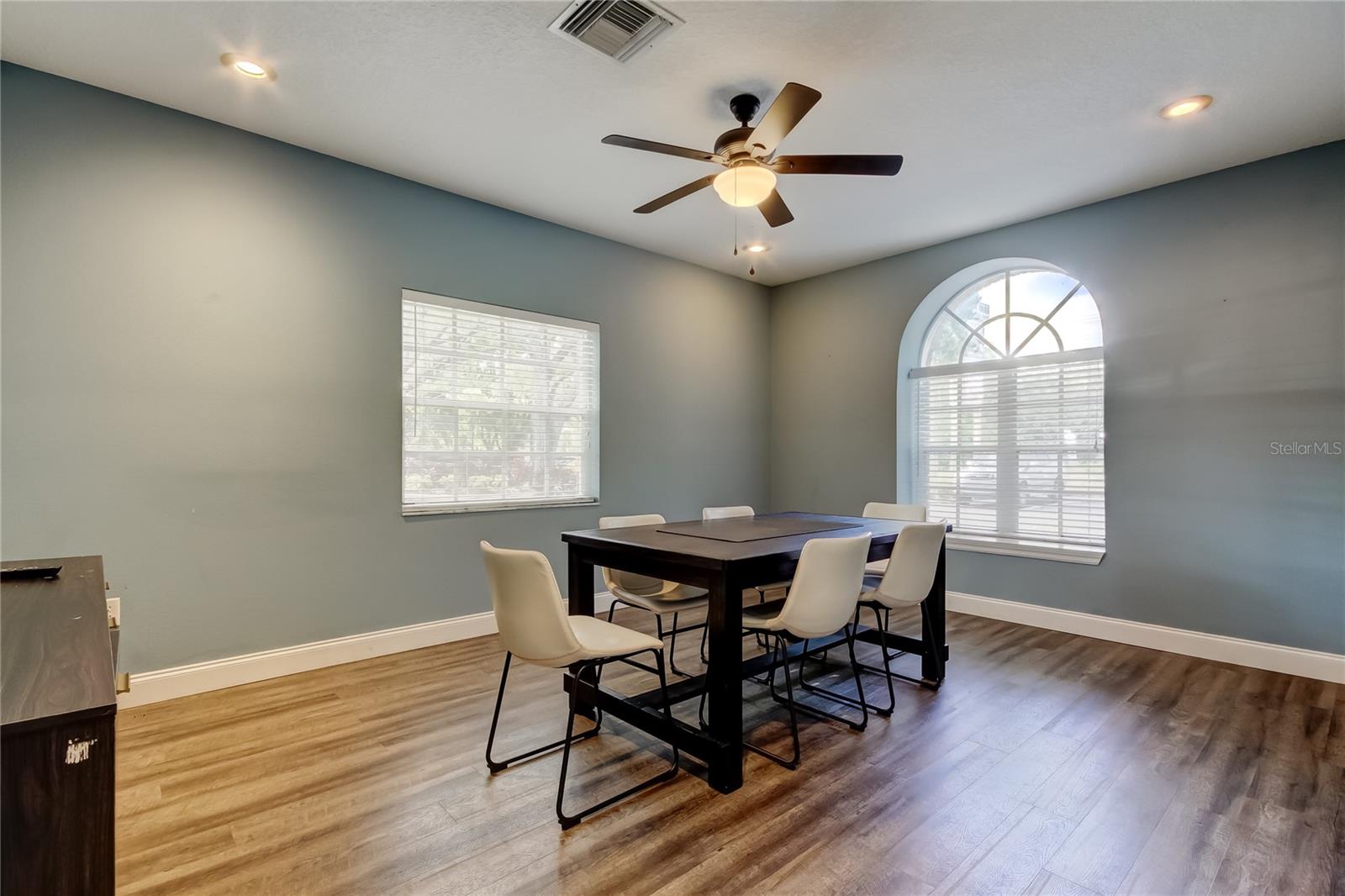 130 E BLOOMINGDALE AVE, BRANDON, FL, 33511