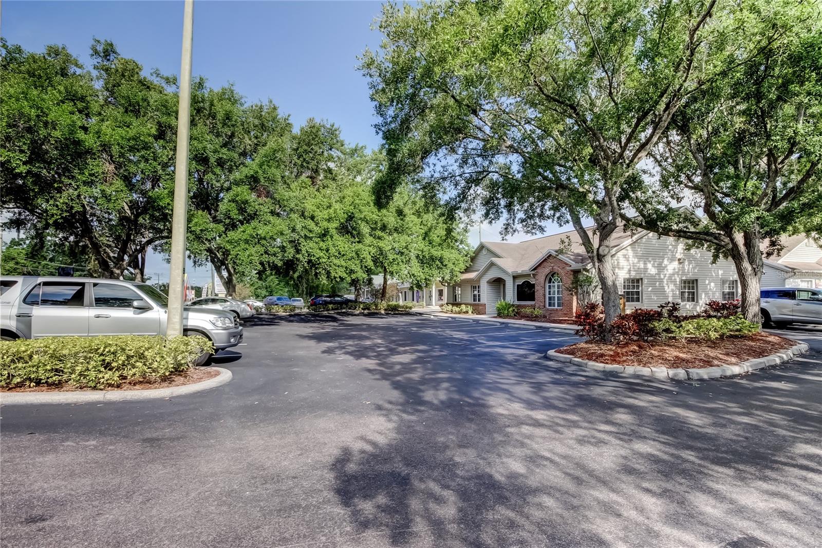 130 E BLOOMINGDALE AVE, BRANDON, FL, 33511