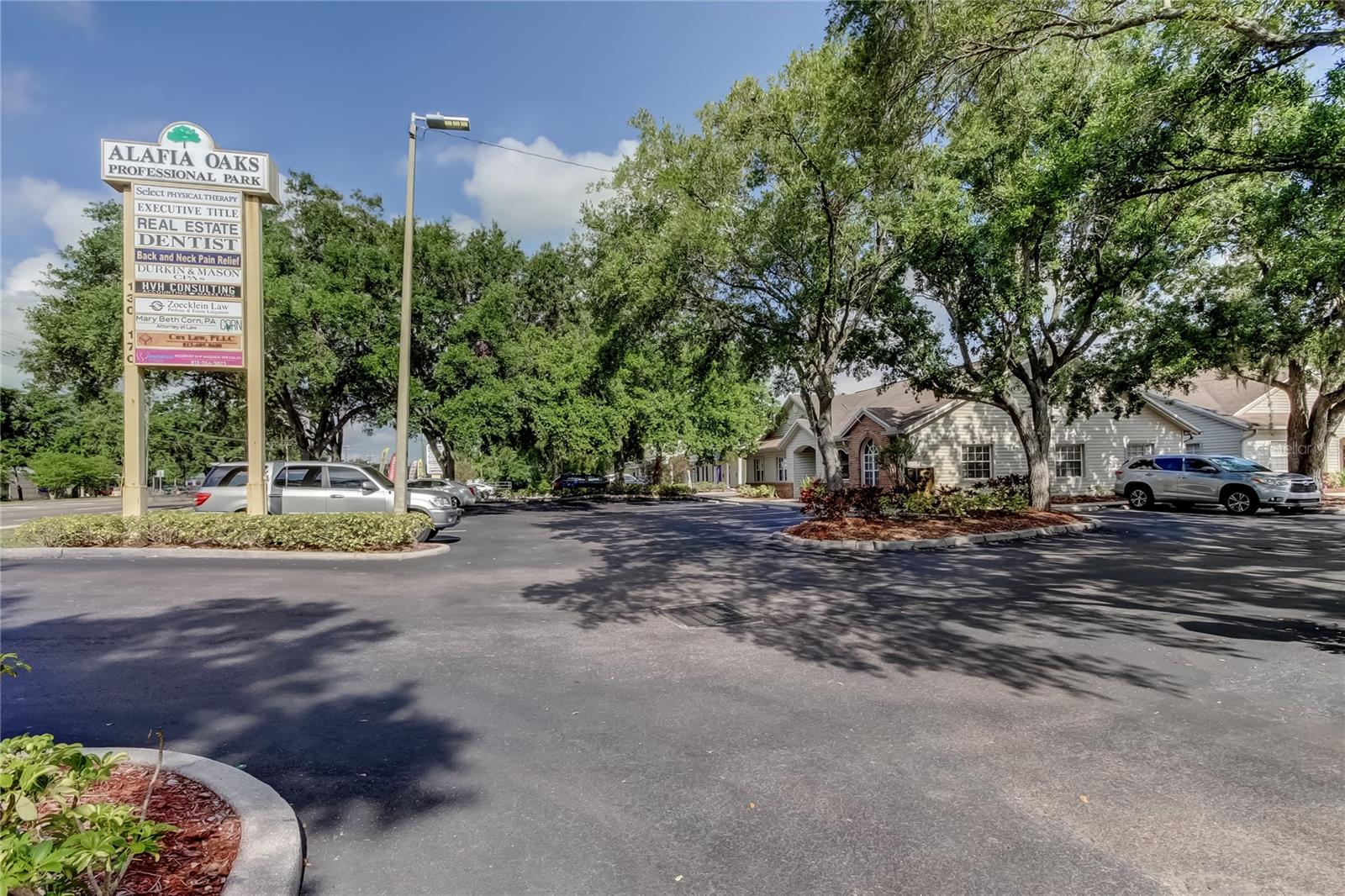 130 E BLOOMINGDALE AVE, BRANDON, FL, 33511