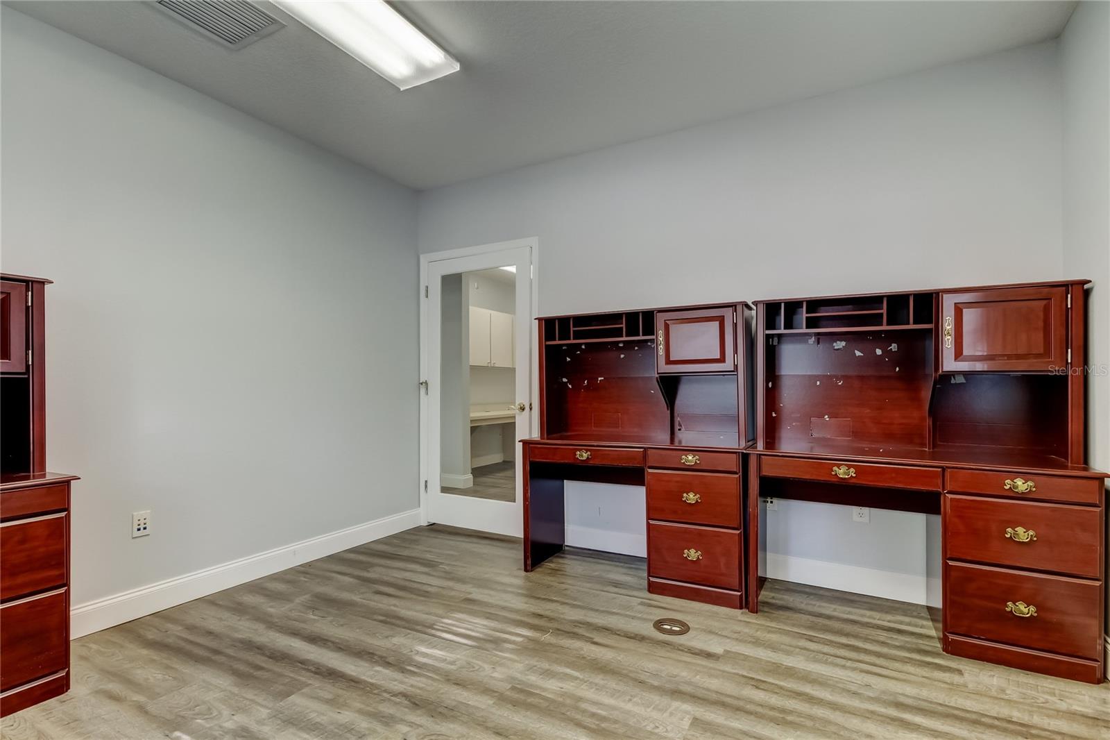 130 E BLOOMINGDALE AVE, BRANDON, FL, 33511