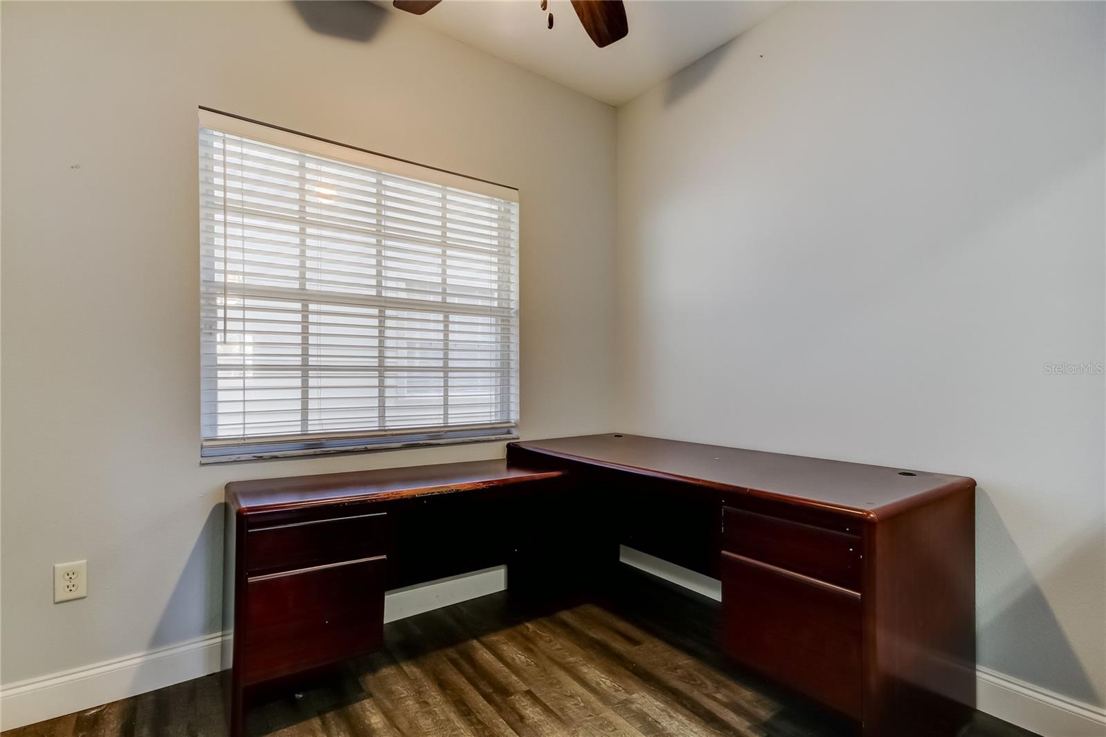 130 E BLOOMINGDALE AVE, BRANDON, FL, 33511